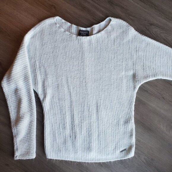 Sweater - Picture 1 of 6